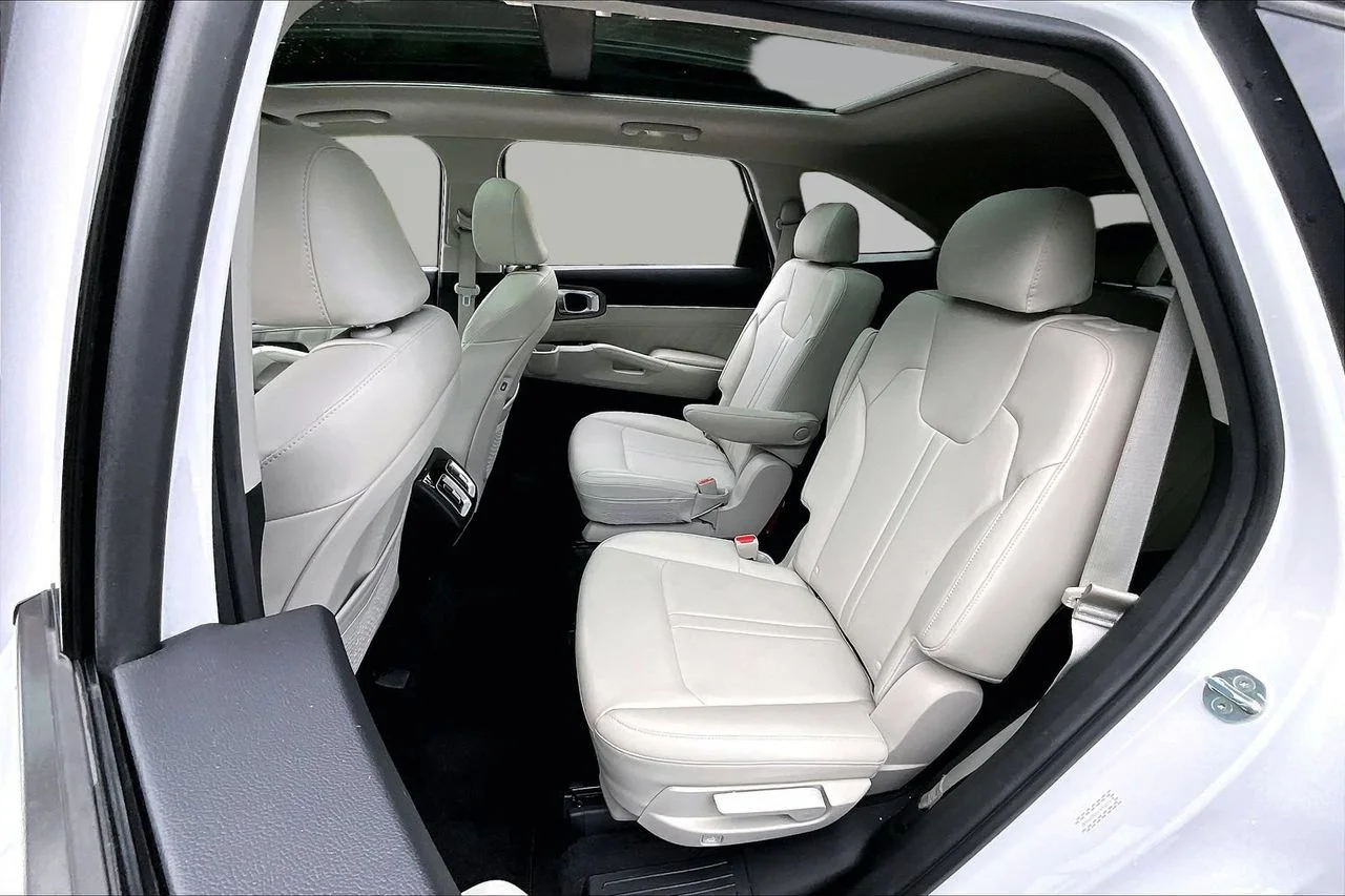 Certified Used 2022 White Kia SX image 22