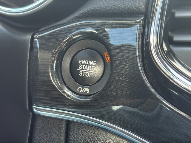 Used 2021 Red Jeep Trailhawk image 13