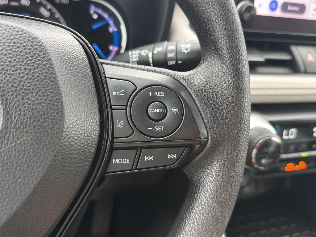 Used 2023 White Toyota XLE image 17