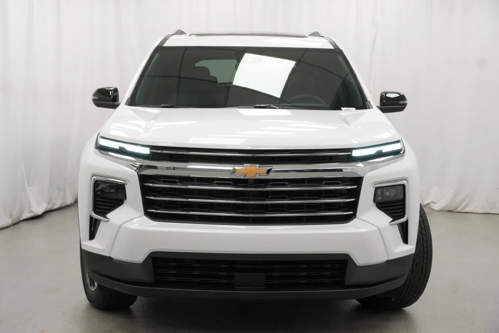 New 2027 Summit White Chevrolet LT image 11