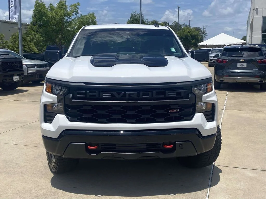 Used 2024 White Chevrolet Custom Trail Boss image 37