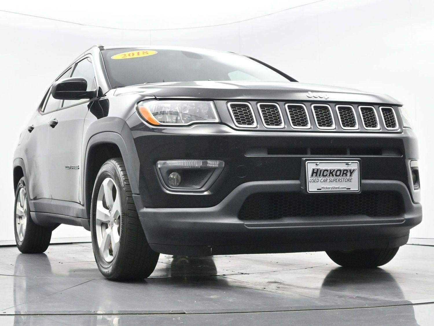 Used 2018 Diamond Black Crystal Pearlcoat Jeep Latitude image 42
