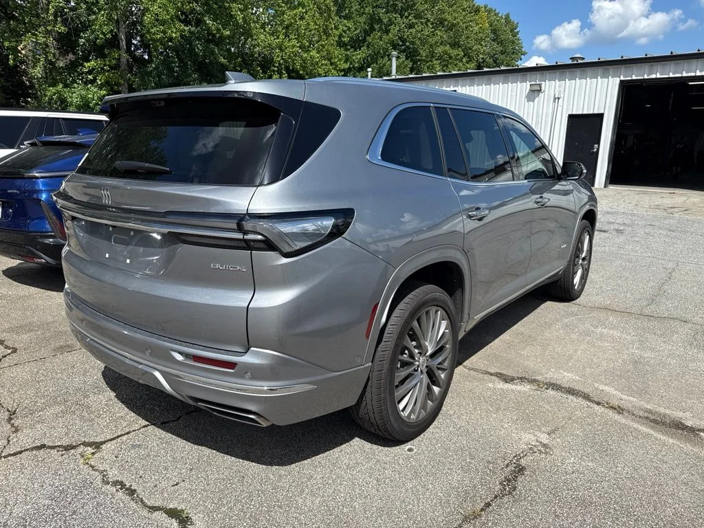 Used 2025 Gray Buick Avenir image 4