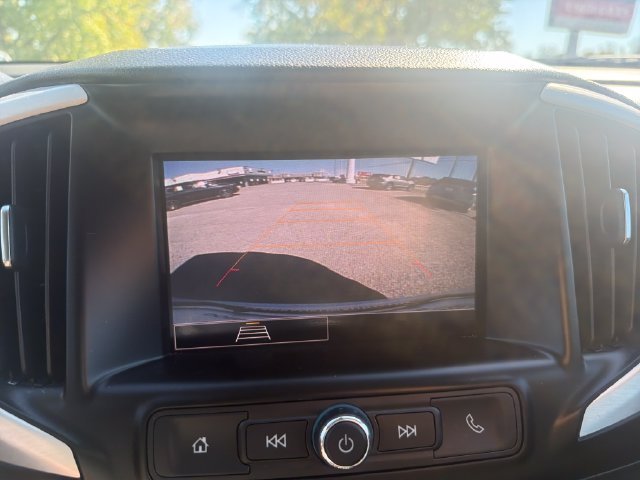 Used 2024 White GMC SLE image 23