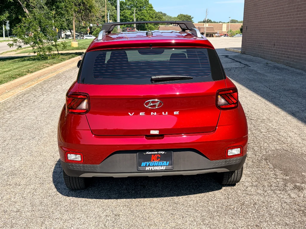 Used 2025 Ultimate Red Hyundai SEL image 4