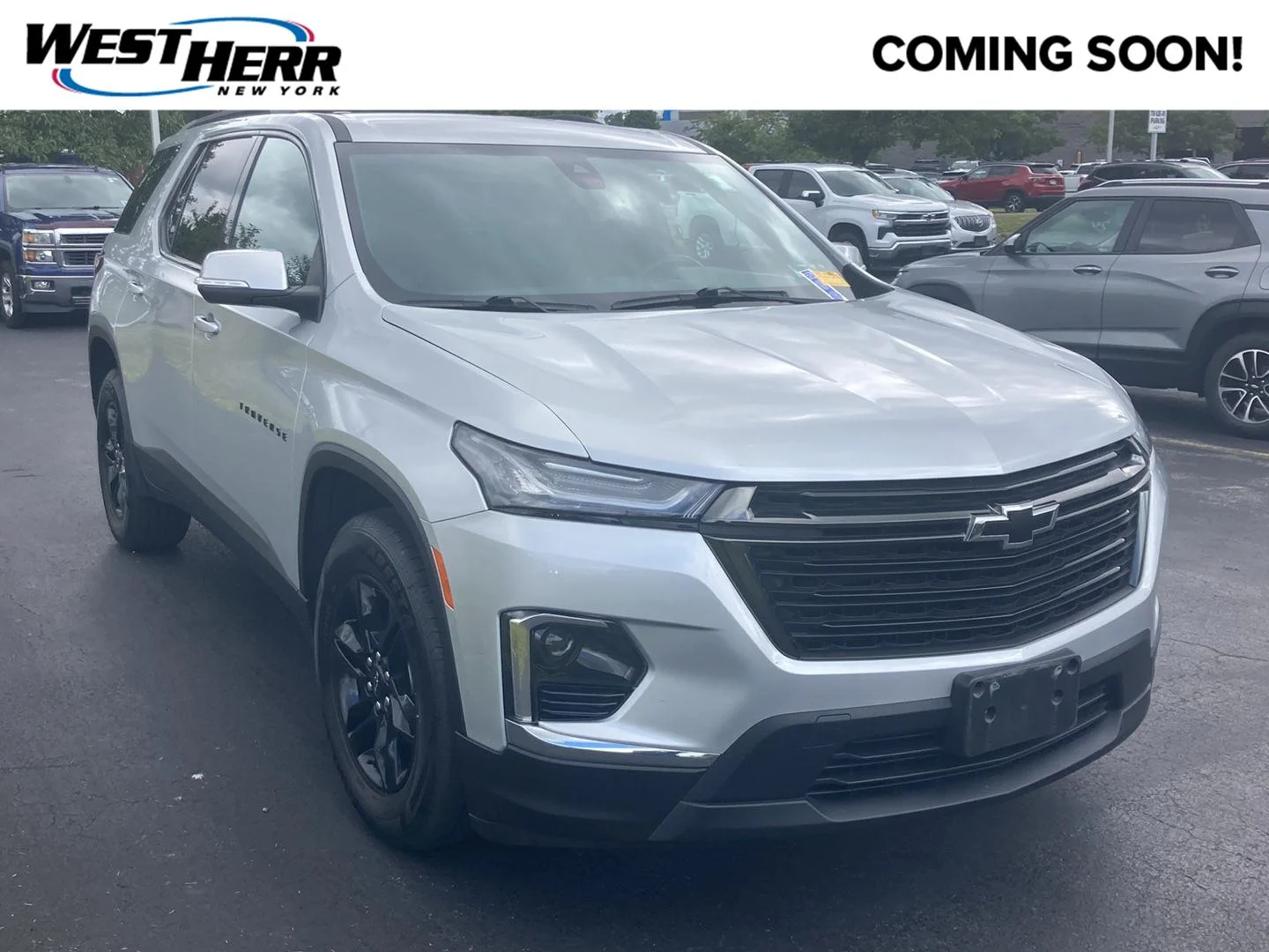Used 2022 Silver Ice Metallic Chevrolet LT Cloth image 1