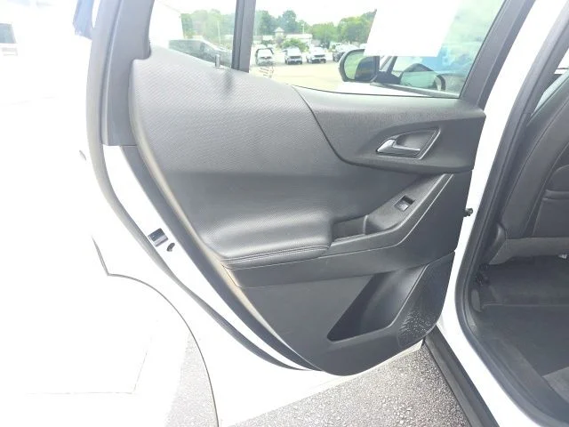 Used 2025 White Chevrolet LT image 24