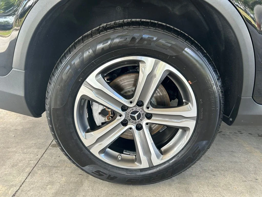 Used 2018 Black Mercedes-Benz GLC 300 image 18