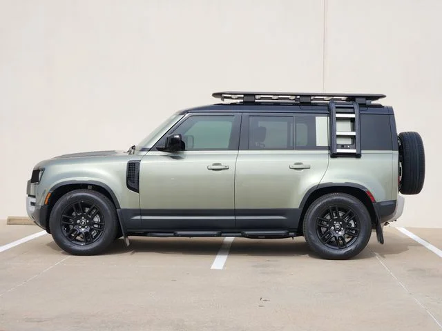 Used 2025 Pangea Green Metallic Land Rover S image 4
