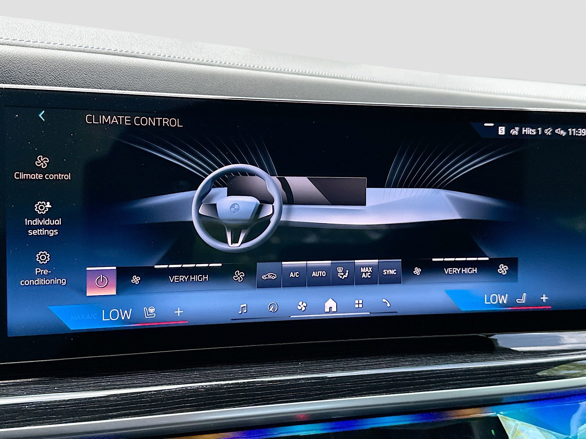 2025 BMW i7 60 - Photo 15