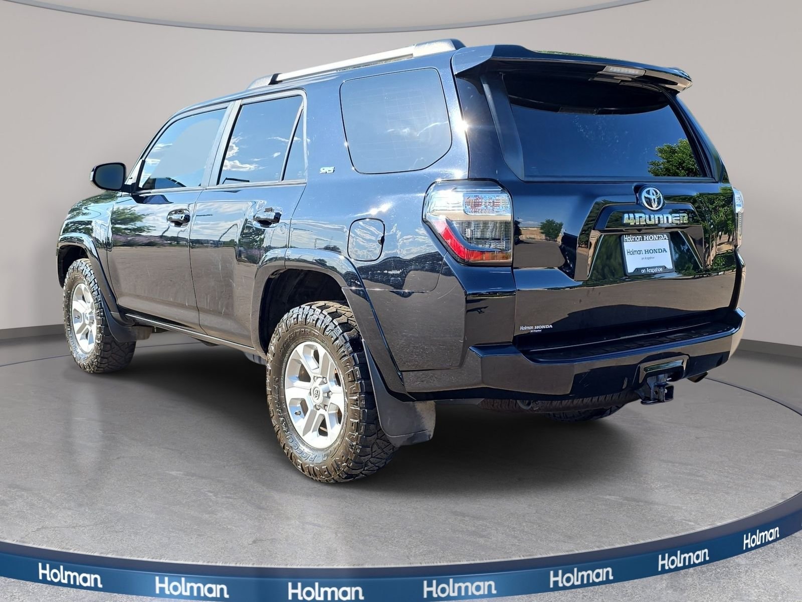 Used 2021 Black Toyota SR5 image 8