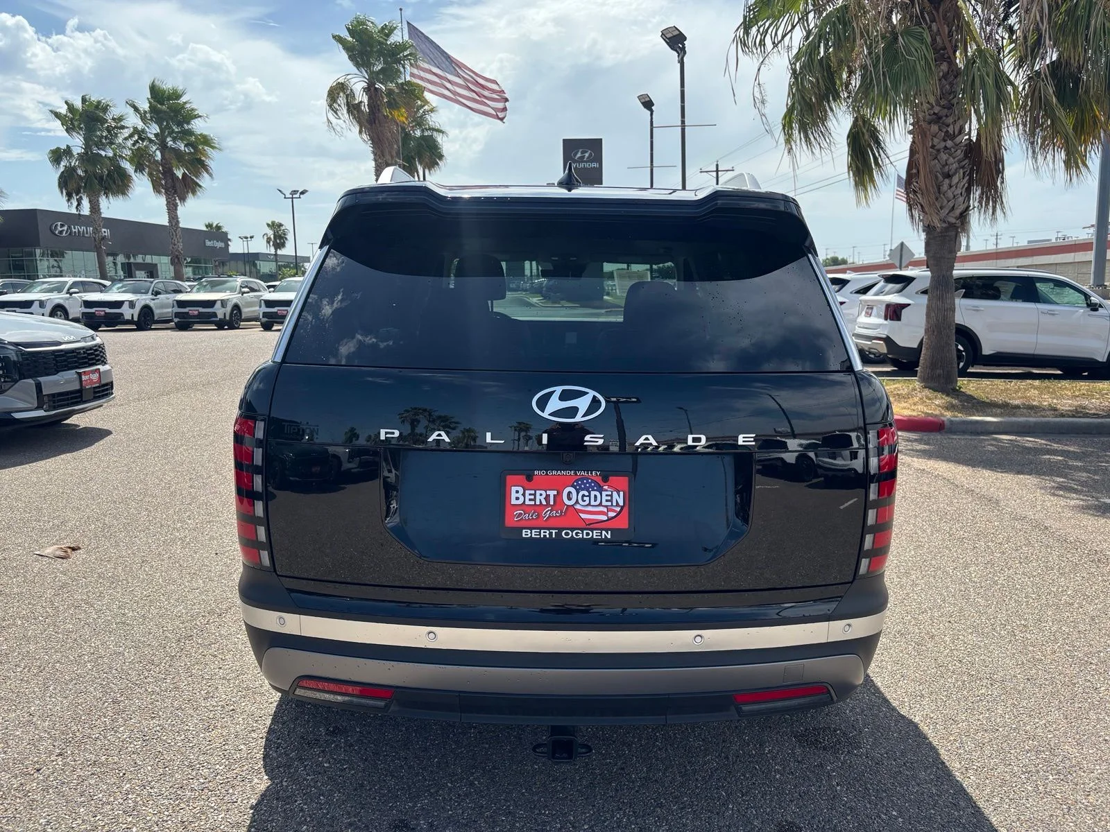 Used 2026 Black Hyundai SEL Convenience image 5