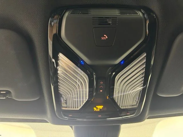 Used 2019 Blue BMW xDrive40i image 28