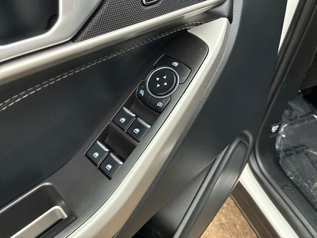 Used 2024 White Ford XLT image 22