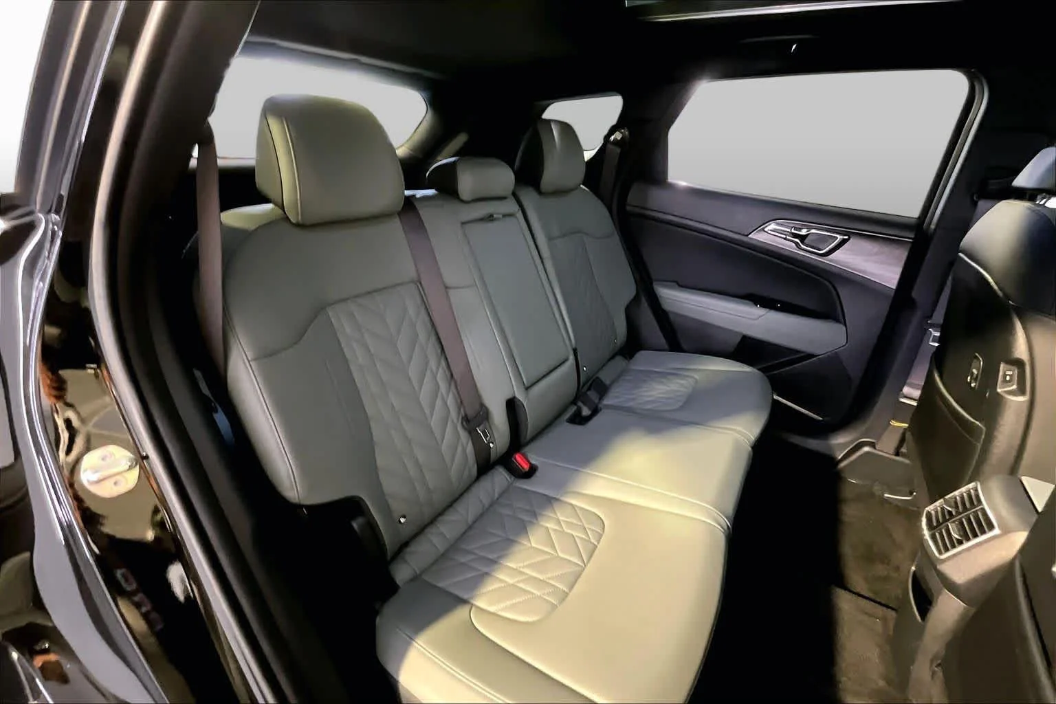 Used 2023 Fusion Black Kia X-Line Prestige image 19