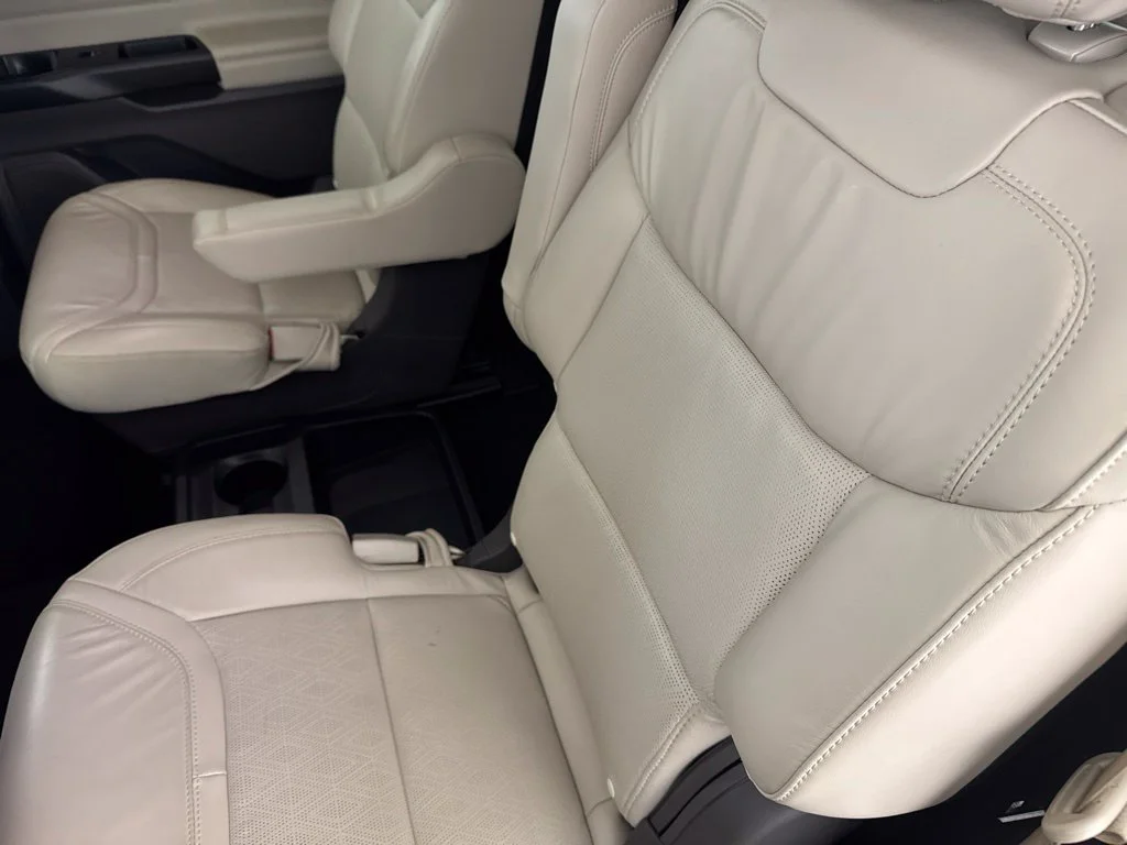 Used 2020 White Ford Platinum image 27