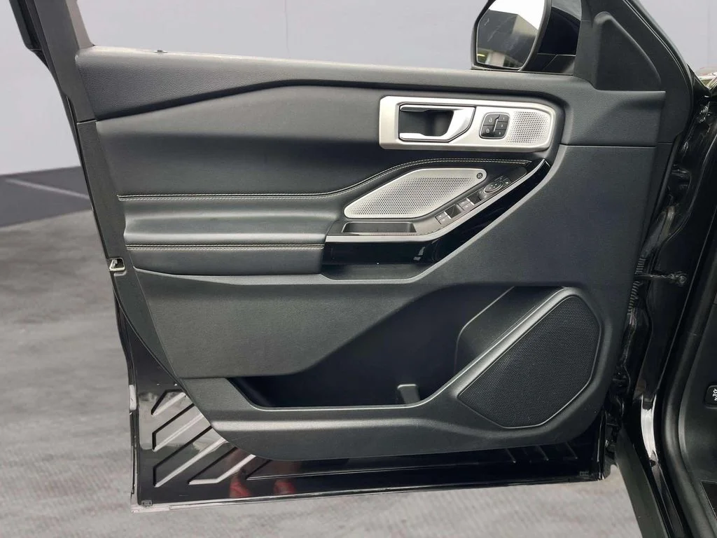 Used 2022 Agate Black Metallic Ford ST image 25