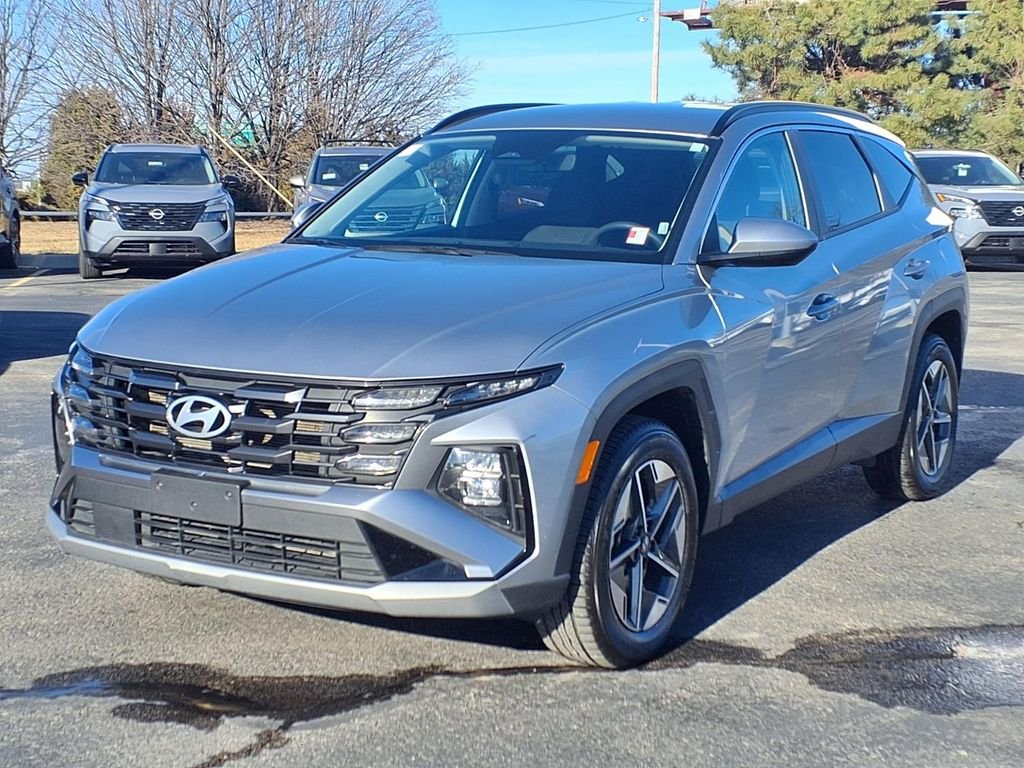 Used 2025 Hyundai Tucson SEL with VIN 5NMJBCDE7SH462578 for sale in Kansas City