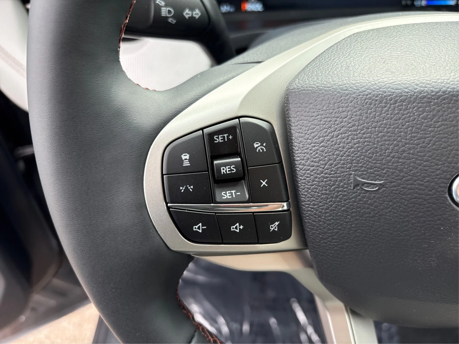 New 2026 Carbonized Gray Metallic Ford Active image 23