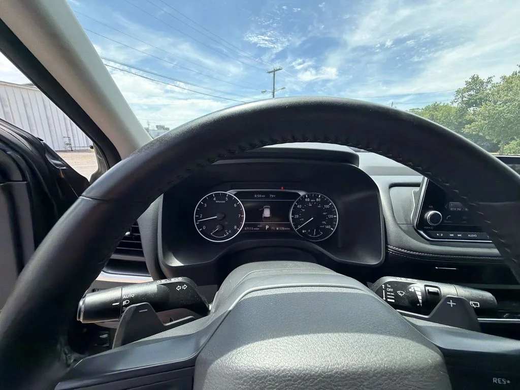 Used 2025 Gray Nissan SV image 15