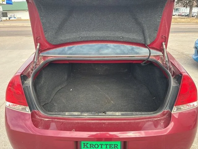 Used 2006 Red Chevrolet LT image 14