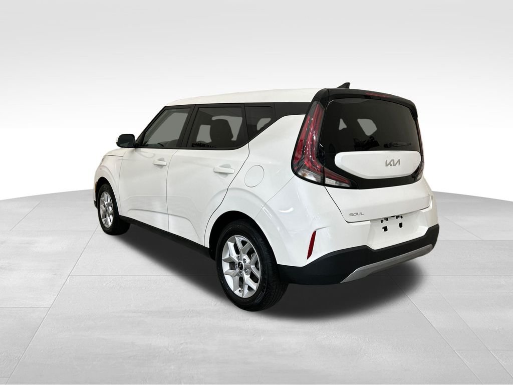 Used 2025 White Kia LX image 3