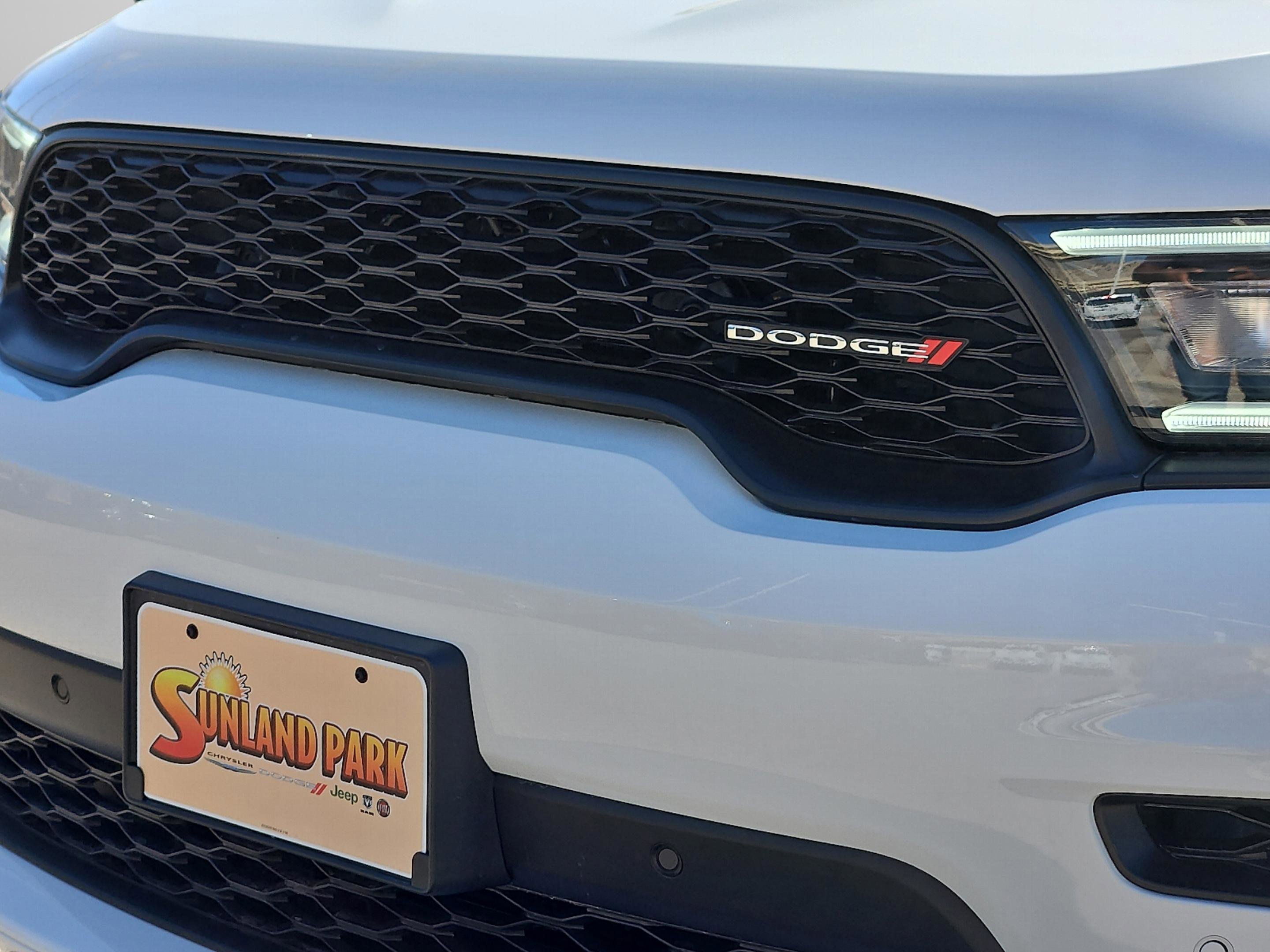 New 2026 White Knuckle Clear-Coat Exterior Paint Dodge GT HEMI V8 image 7