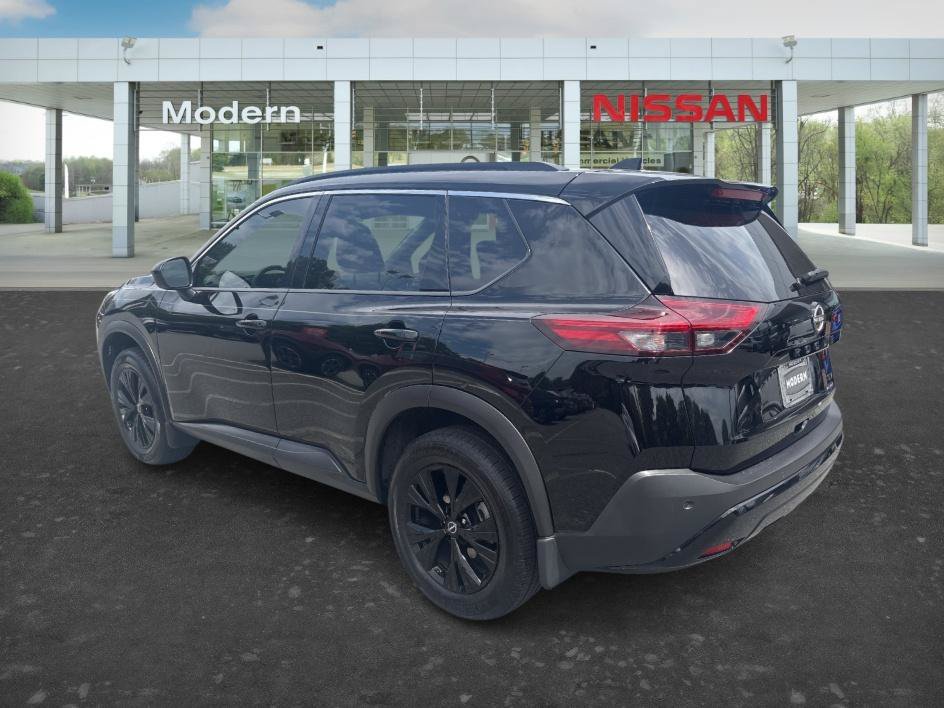 Used 2023 Super Black Nissan SV image 3