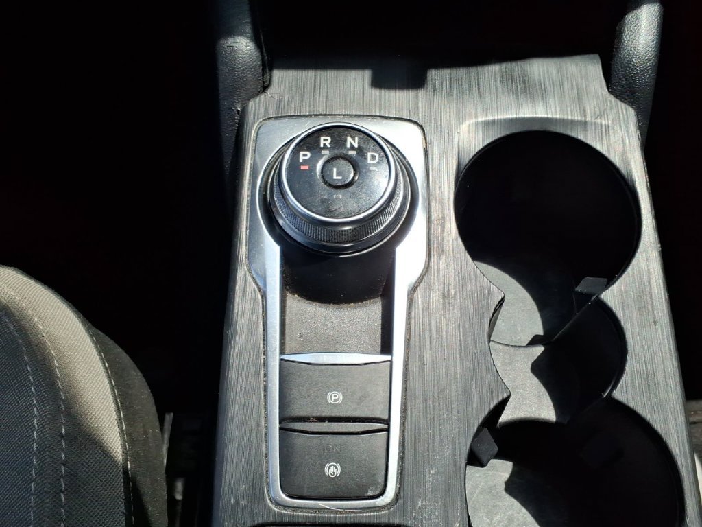 Used 2022 Silver Metallic Ford SE image 13