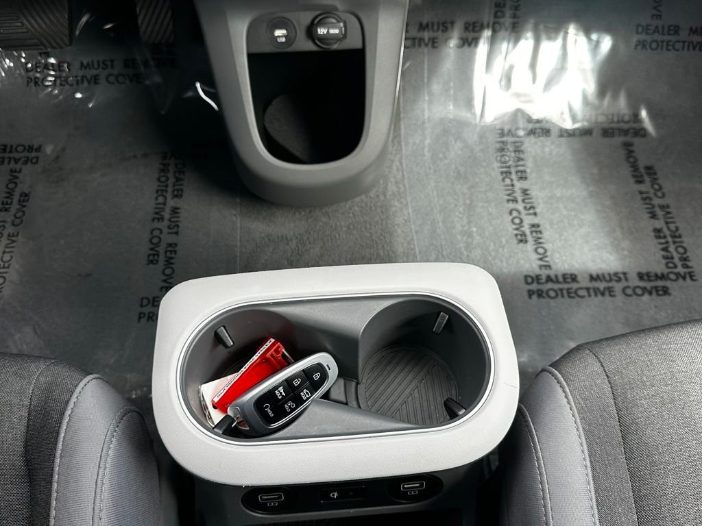 Used 2024 Black Hyundai SEL image 31