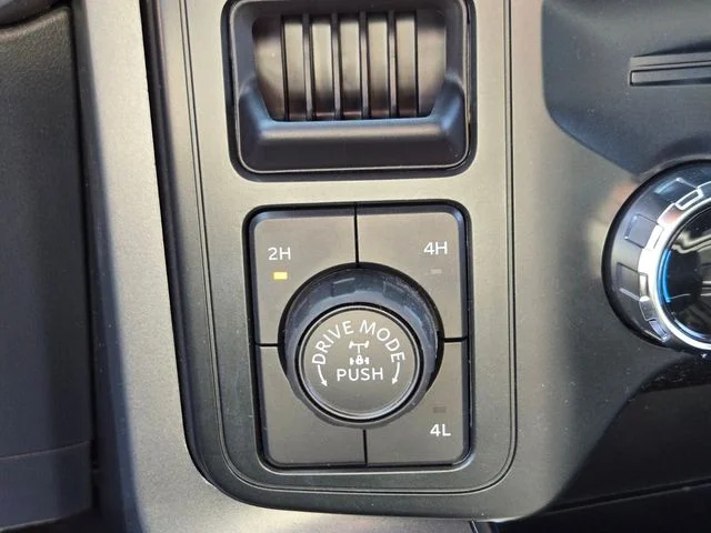Used 2025 Black Ford XLT image 29