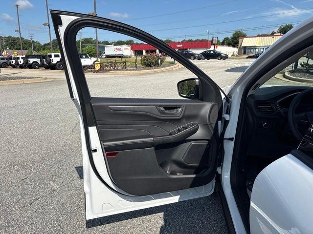 Used 2025 White Ford Active image 10