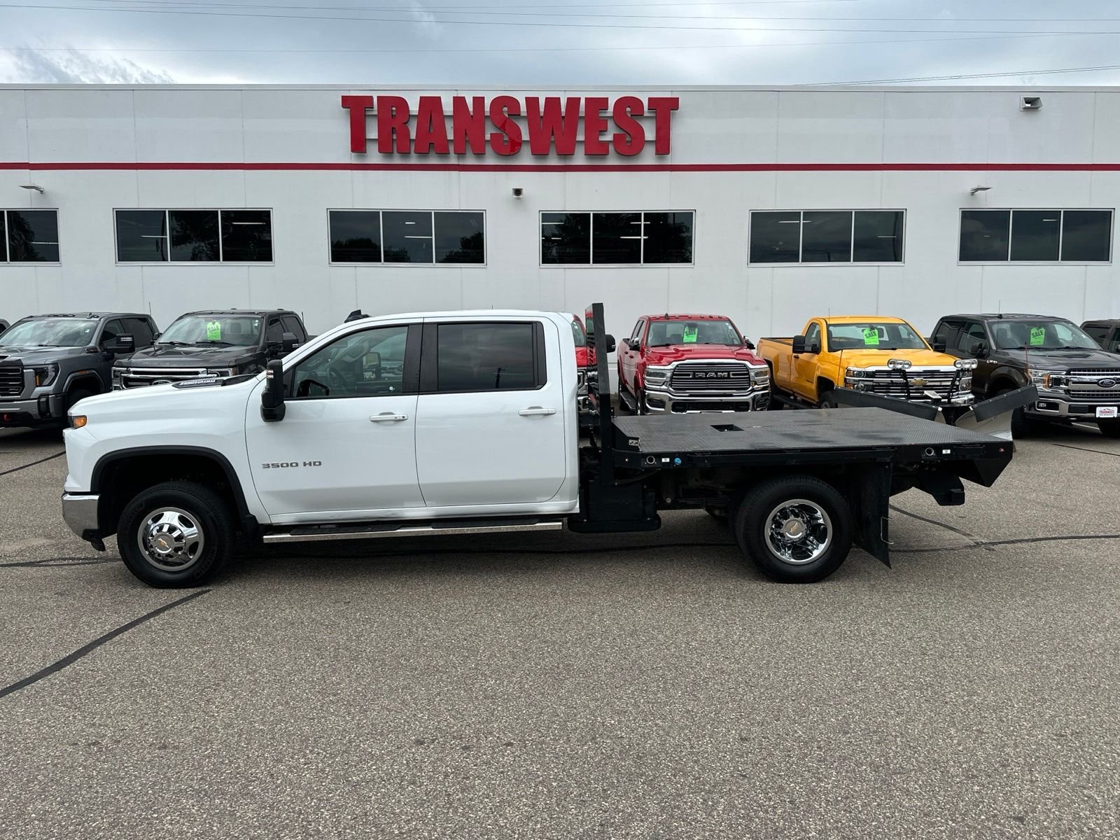 Used 2024 Chevrolet Silverado 3500HD LT with VIN 1GB4YTEY2RF376692 for sale in Minneapolis, Minnesota