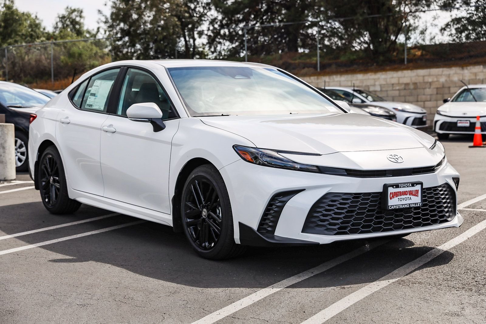 2026 Toyota Camry SE - Photo 3
