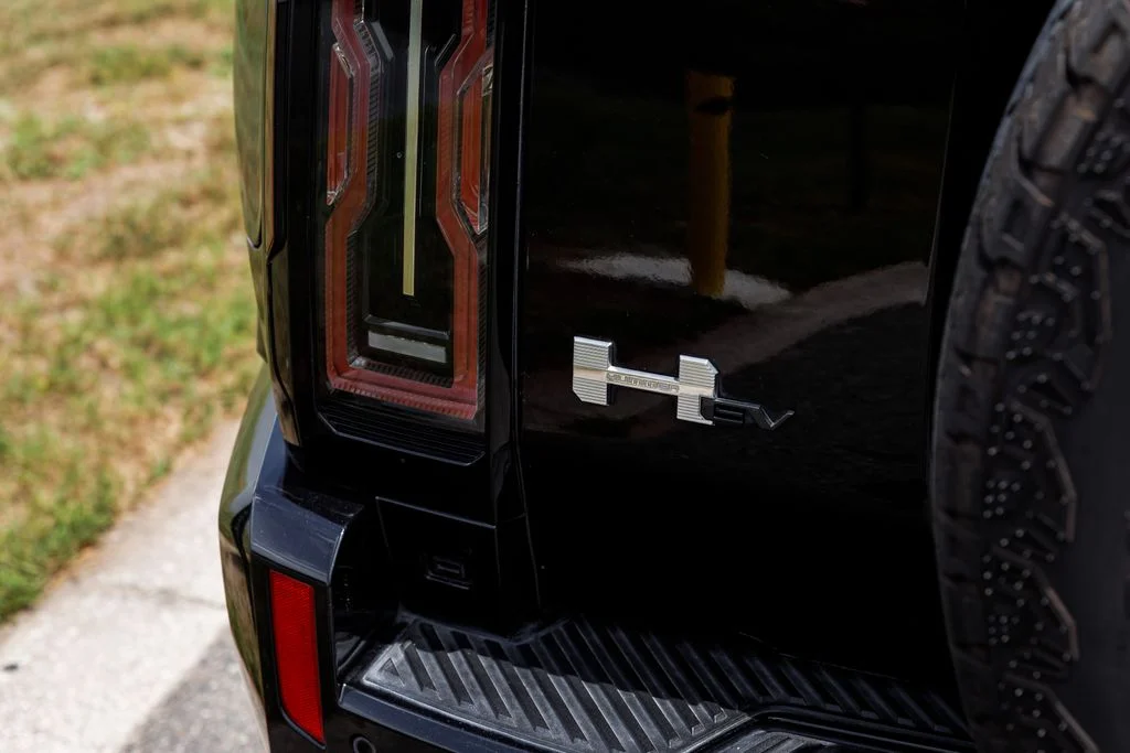 Used 2025 Black GMC 2X image 46