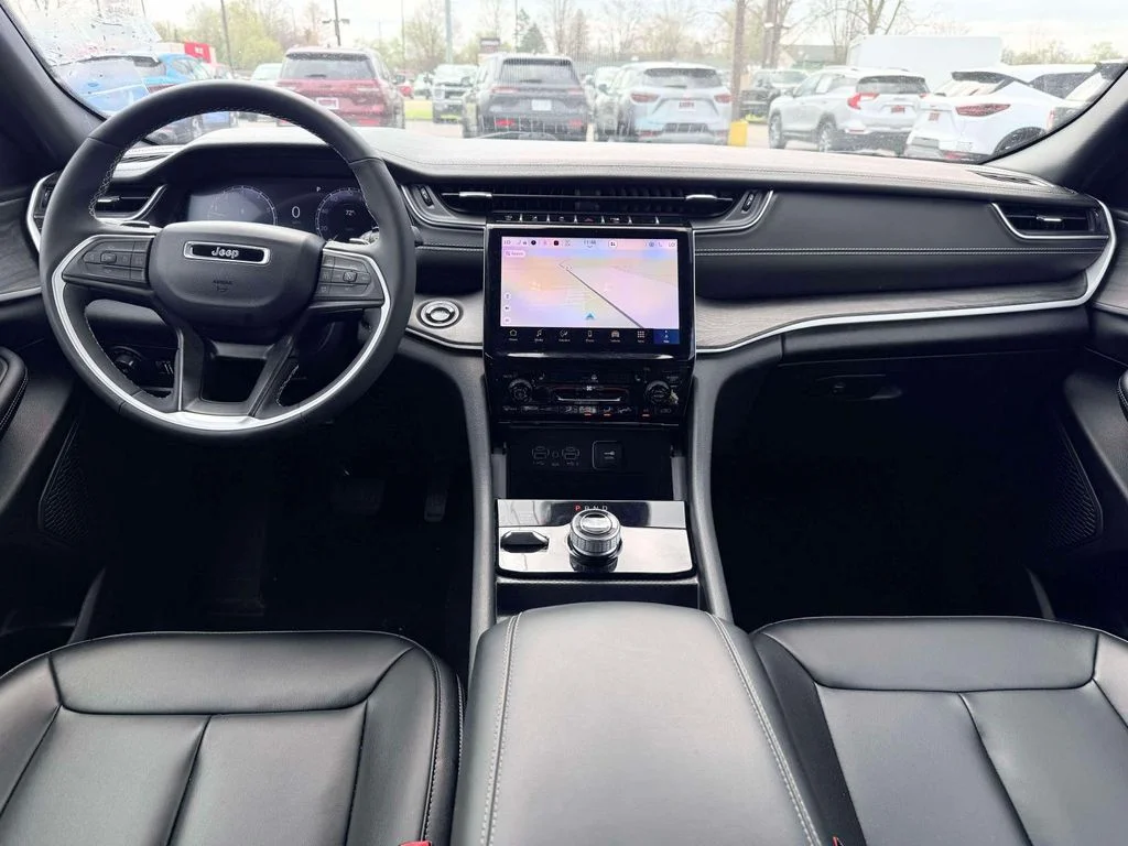 Used 2024 Silver Jeep Limited image 3