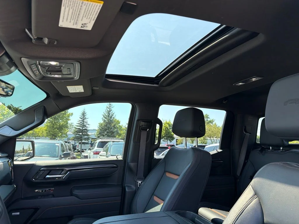 Used 2025 White GMC AT4 image 12