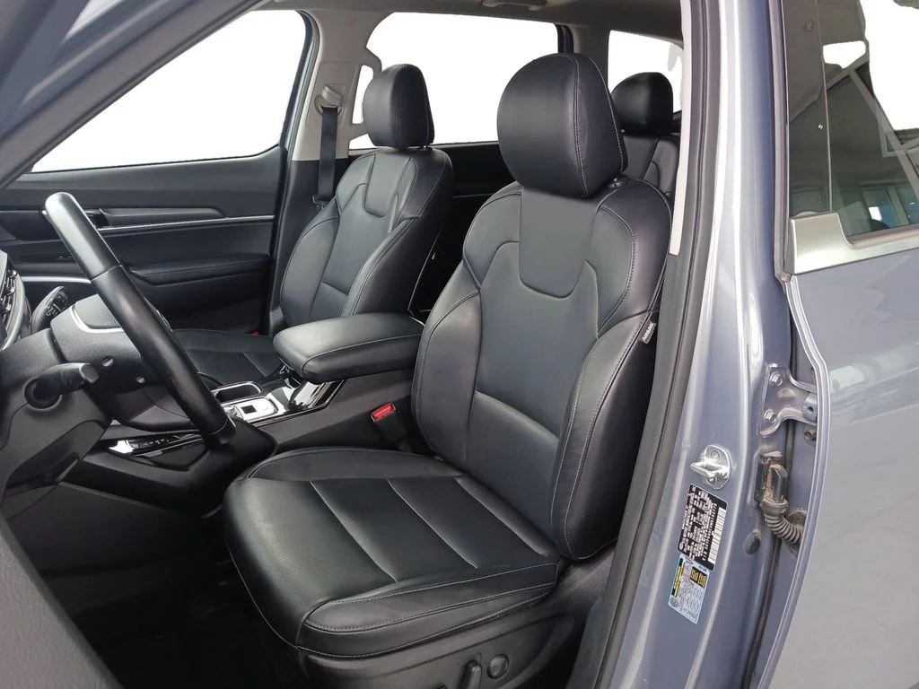 Used 2021 Silver Kia S image 27