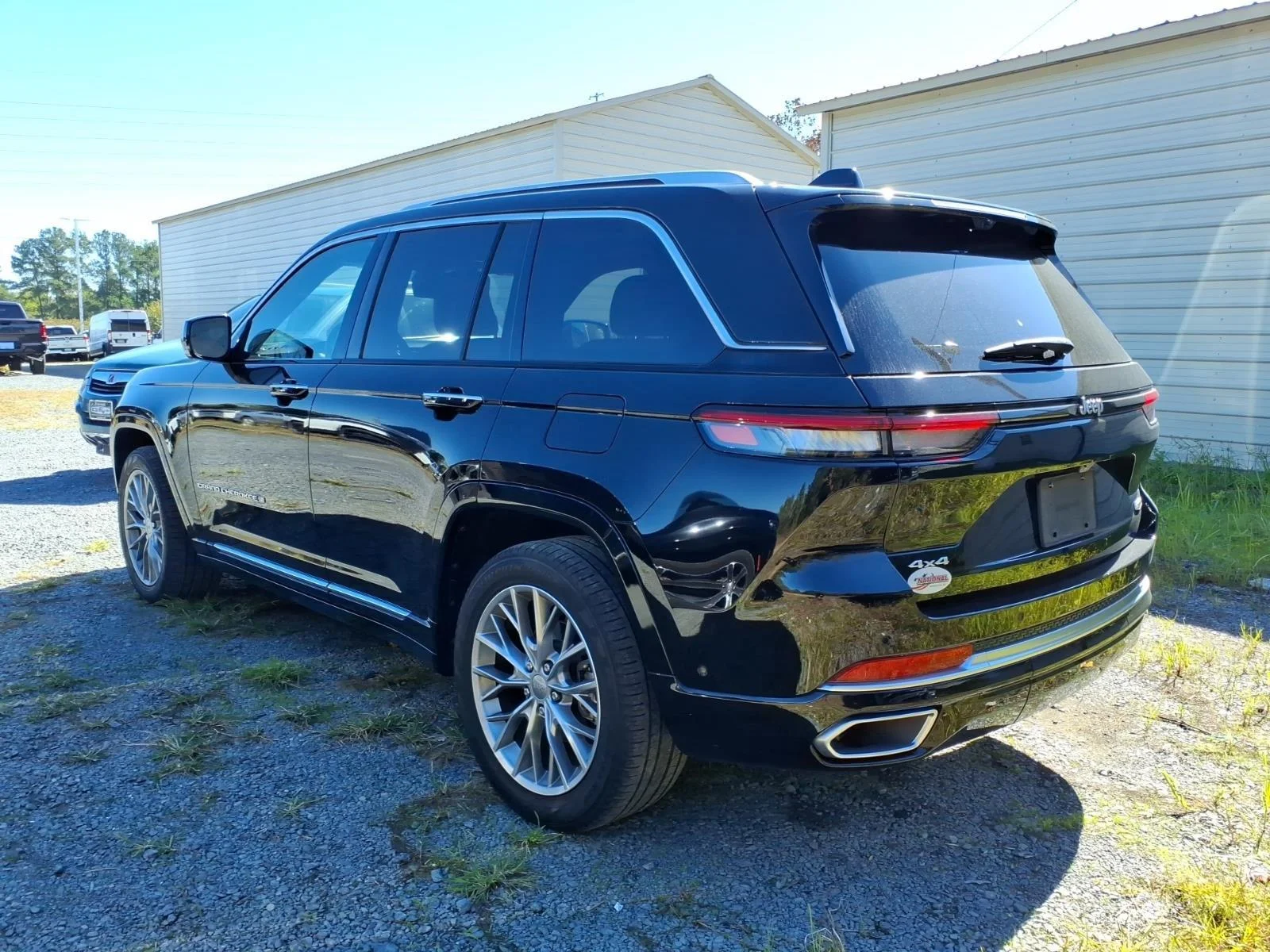 Used 2023  JEEP Summit Reserve image 15