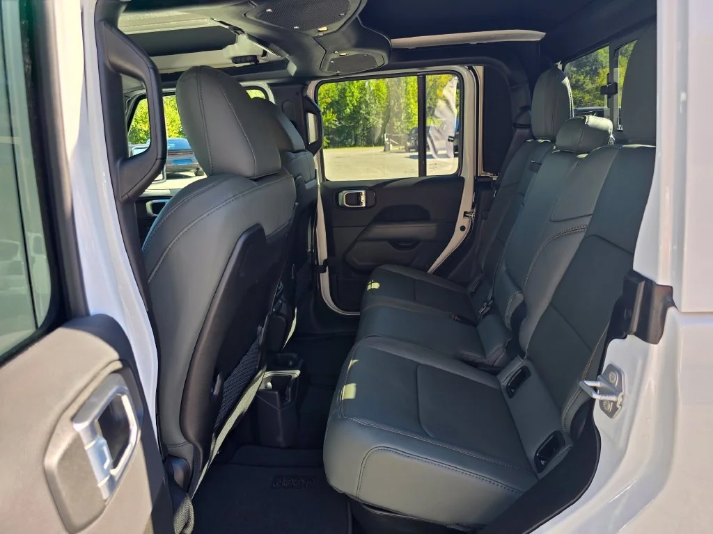 New 2026 White/off-white Jeep Mojave X image 10