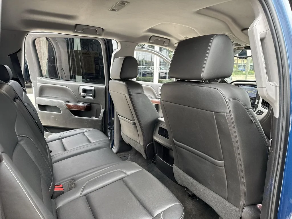Used 2018 Blue Metallic GMC SLT image 33