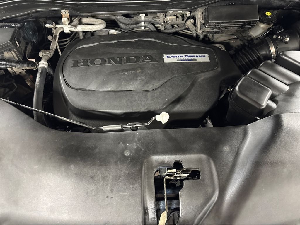Used 2019 Black Honda Touring image 13
