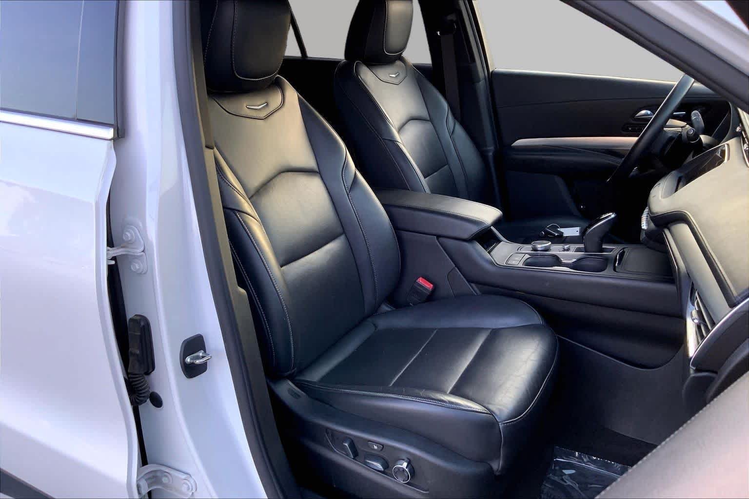 Used 2020 Crystal White Tricoat Cadillac AWD Premium Luxury image 9