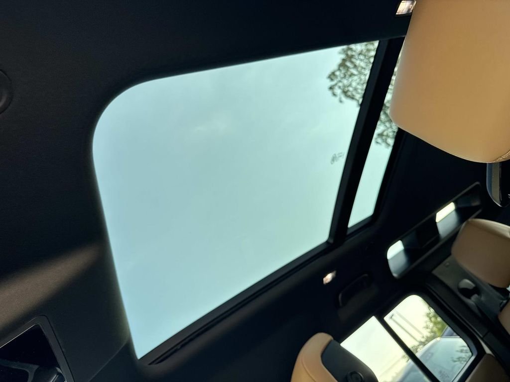 New 2026 Fuji White Land Rover S image 11