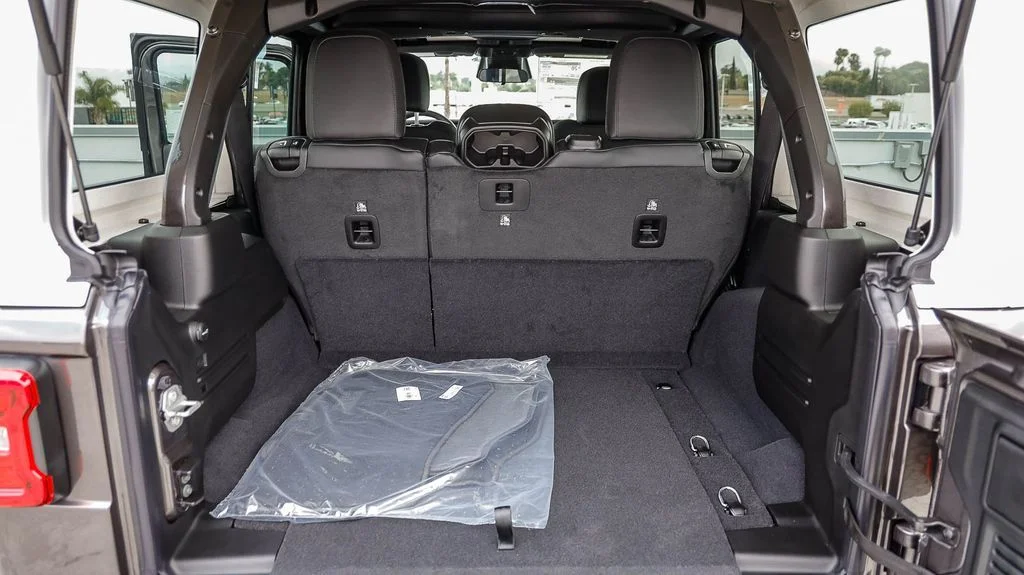 New 2026 Gray Jeep Rubicon image 31
