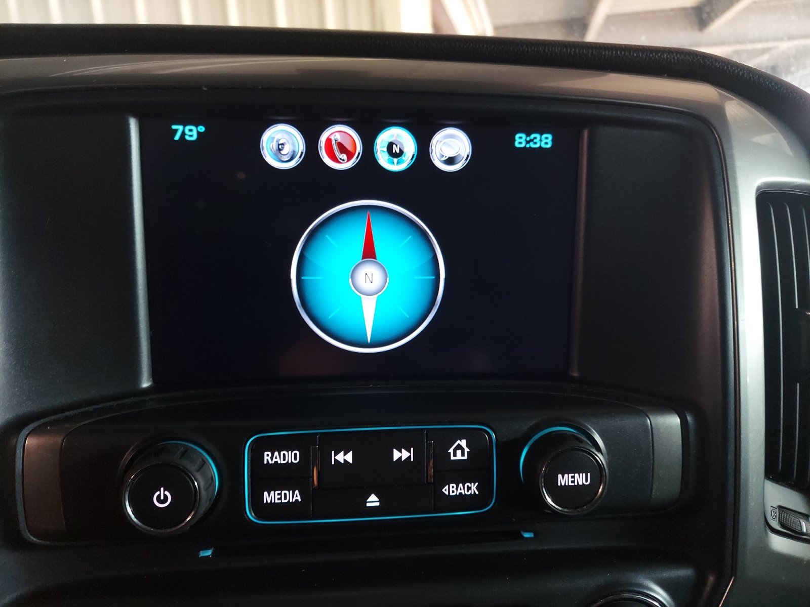 Used 2018 Iridescent Pearl Tricoat Chevrolet LT image 14