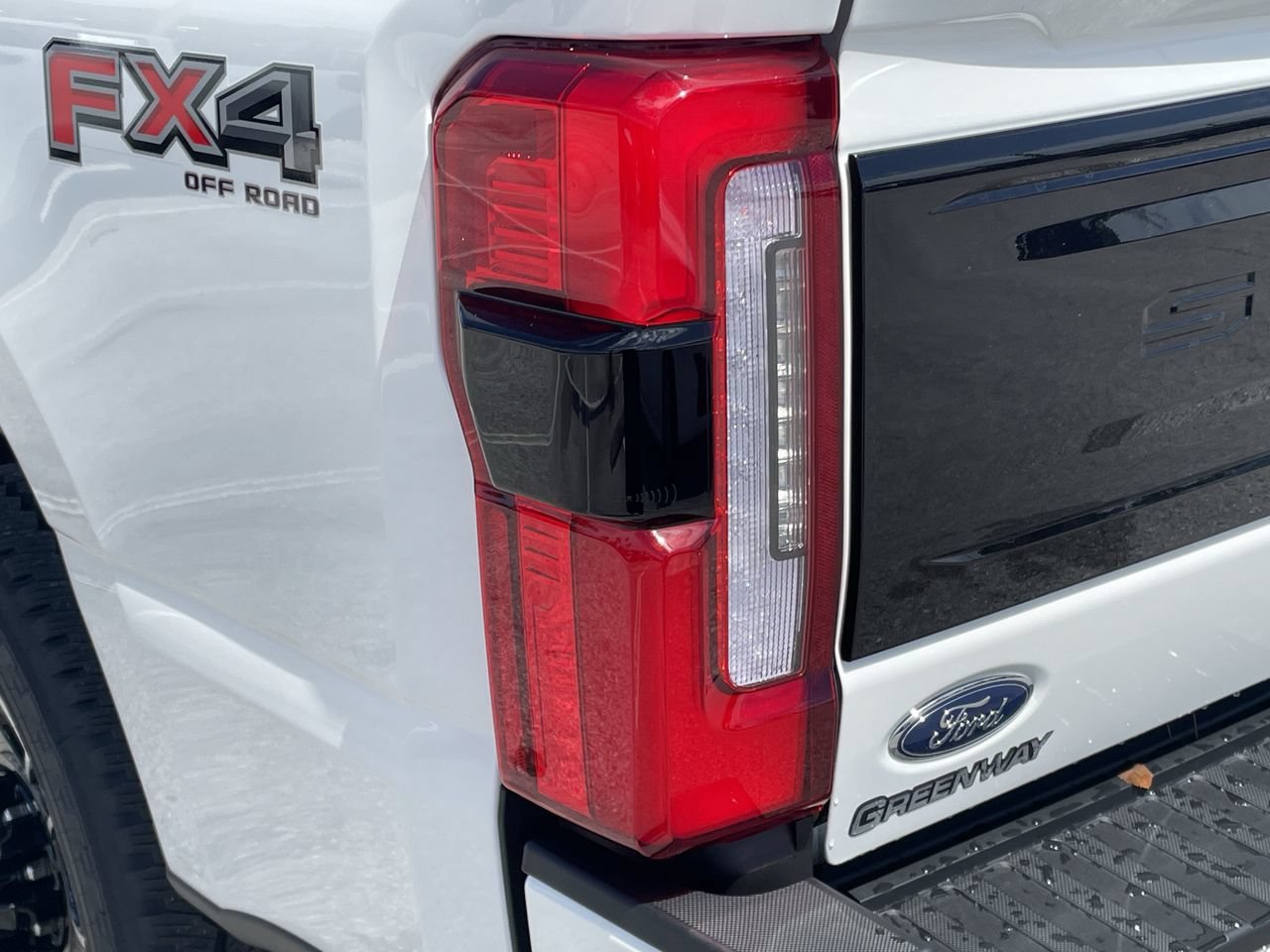 New 2026 Star White Metallic Tri-Coat Ford Platinum image 7