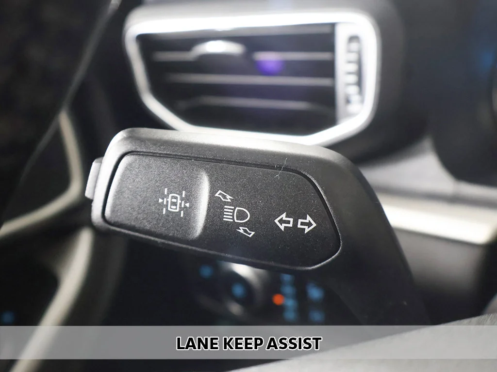 Used 2022 Silver Ford XLT image 3