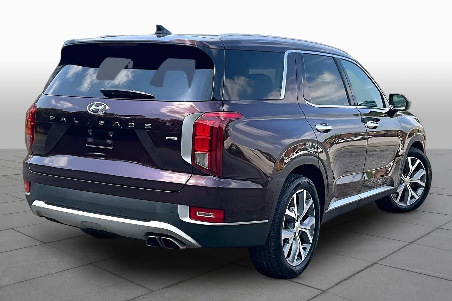 Used 2021 Sierra Burgundy Hyundai SEL image 13