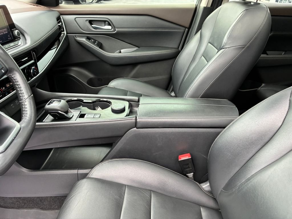 Used 2022 Gray Nissan SL image 17
